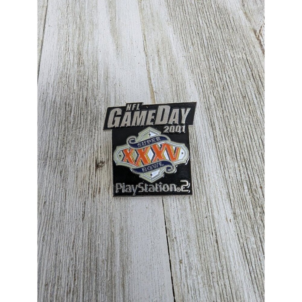 NFL Gameday 2001 Super Bowl XXXV Playstation 2 Metal Pin Button Raven Vs Giants